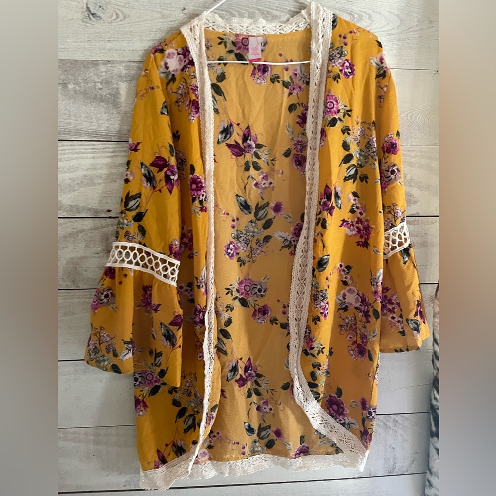 Women’s dressy top.